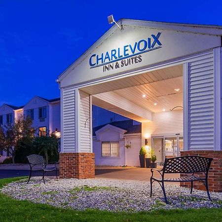 Charlevoix Inn & Suites Surestay Collection By Best Western Εξωτερικό φωτογραφία