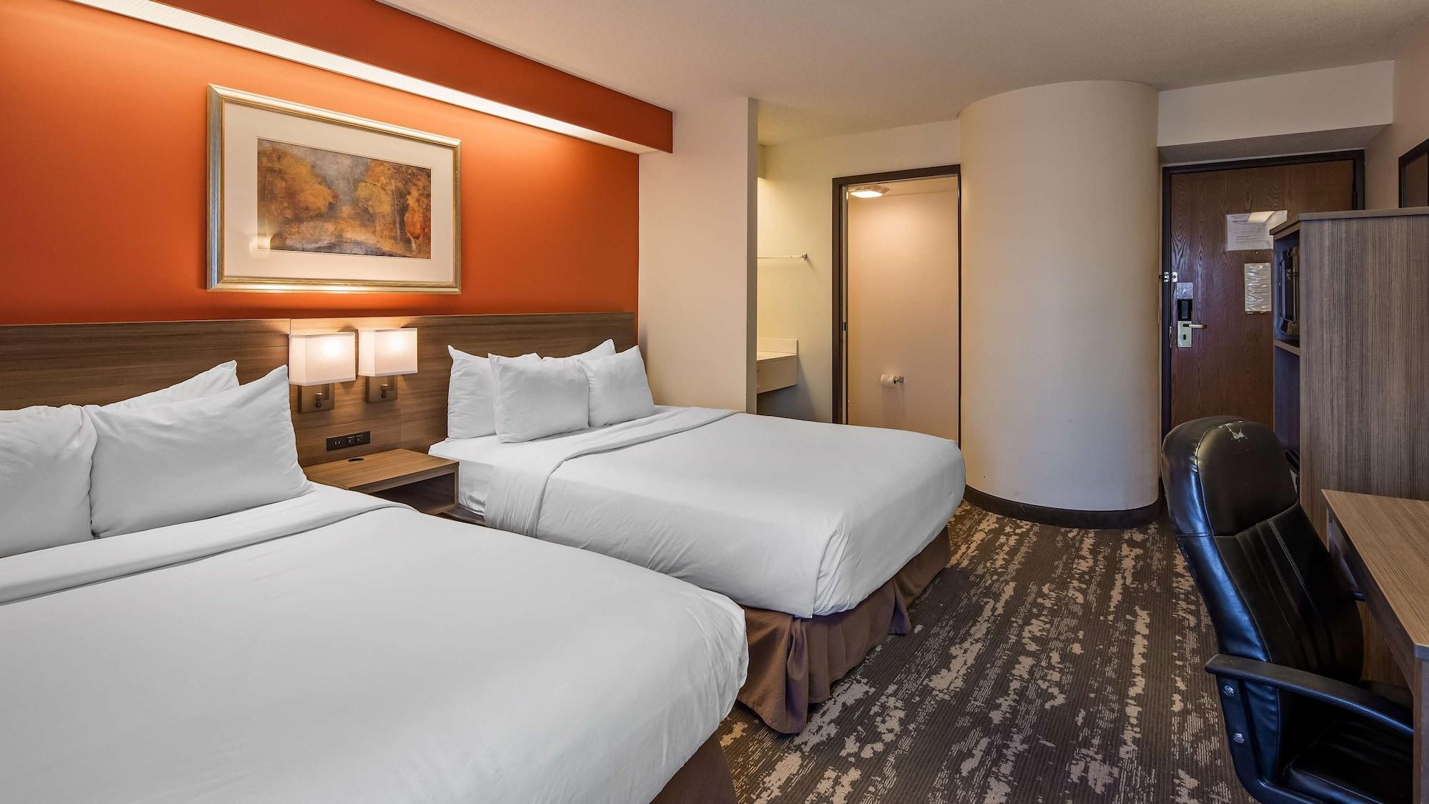 Charlevoix Inn & Suites Surestay Collection By Best Western Εξωτερικό φωτογραφία