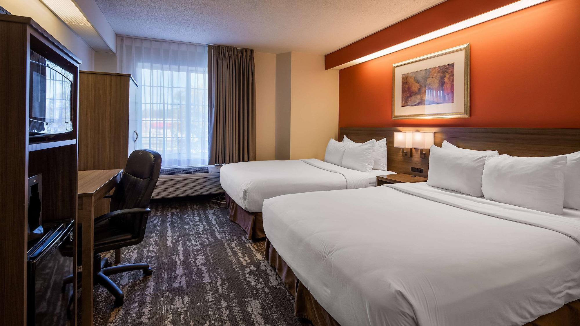 Charlevoix Inn & Suites Surestay Collection By Best Western Εξωτερικό φωτογραφία