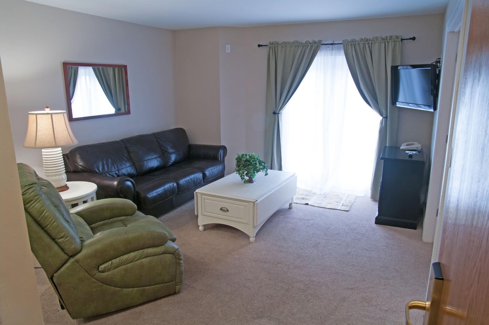 Charlevoix Inn & Suites Surestay Collection By Best Western Εξωτερικό φωτογραφία