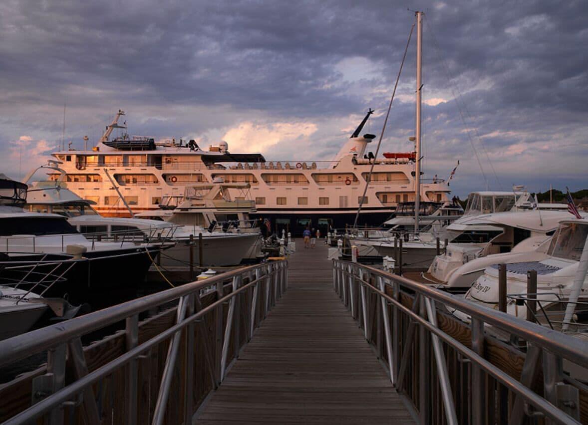 Charlevoix Inn & Suites Surestay Collection By Best Western Εξωτερικό φωτογραφία