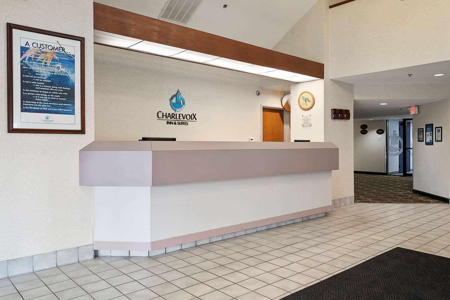 Charlevoix Inn & Suites Surestay Collection By Best Western Εξωτερικό φωτογραφία