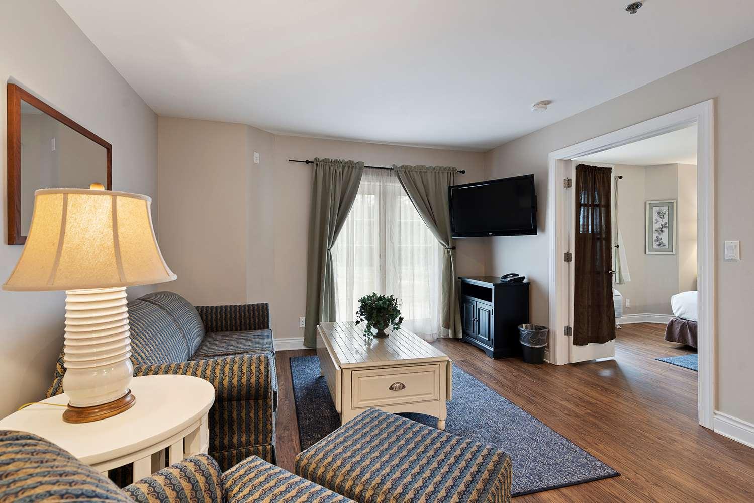 Charlevoix Inn & Suites Surestay Collection By Best Western Εξωτερικό φωτογραφία