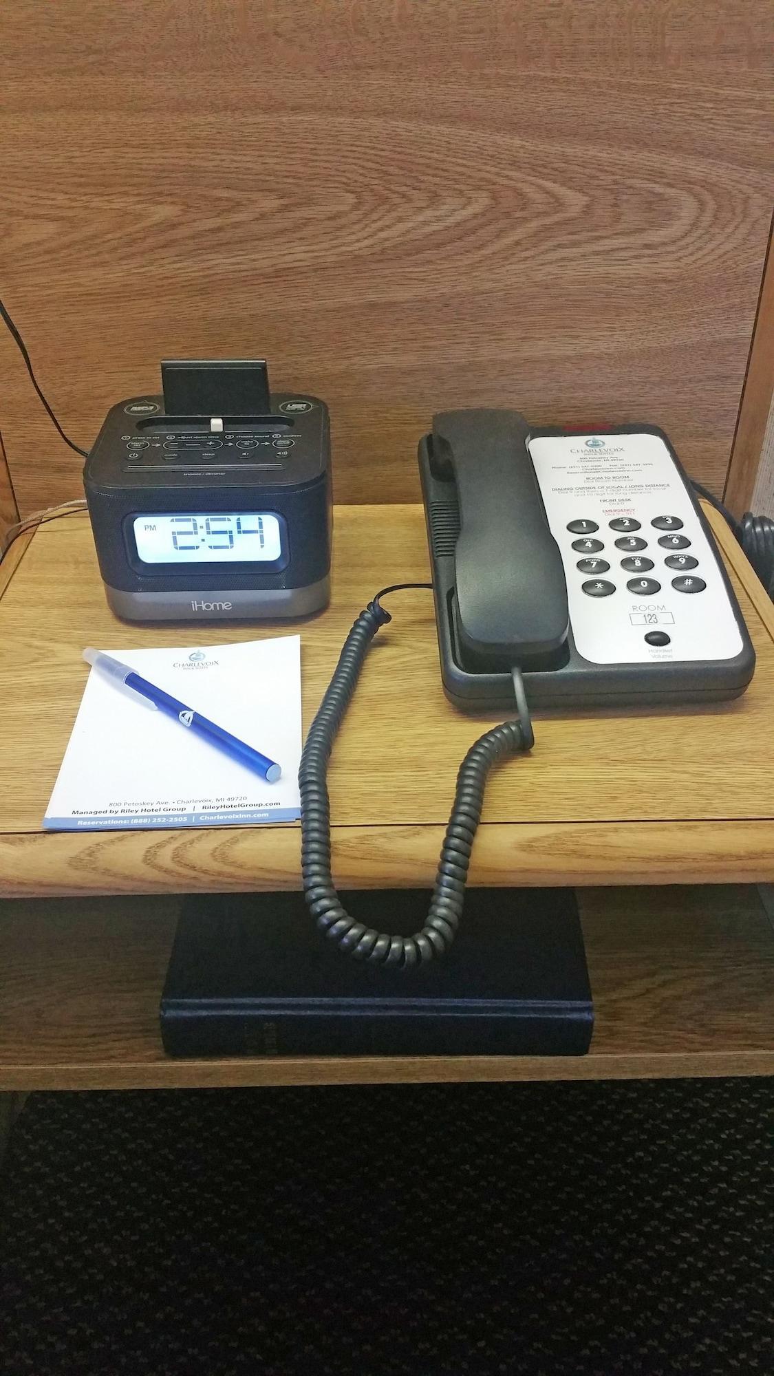 Charlevoix Inn & Suites Surestay Collection By Best Western Εξωτερικό φωτογραφία