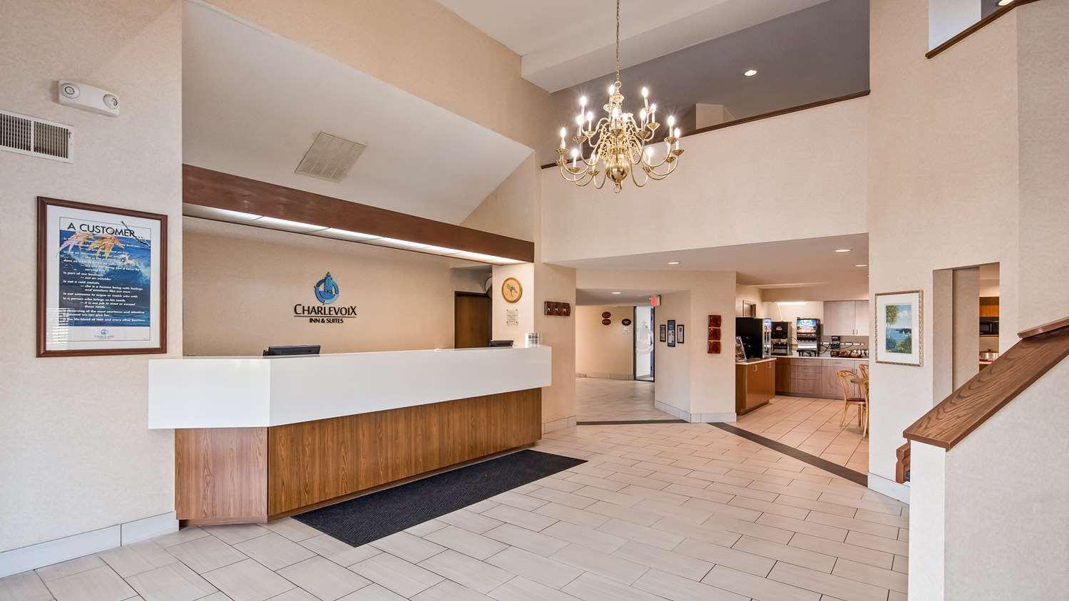 Charlevoix Inn & Suites Surestay Collection By Best Western Εξωτερικό φωτογραφία