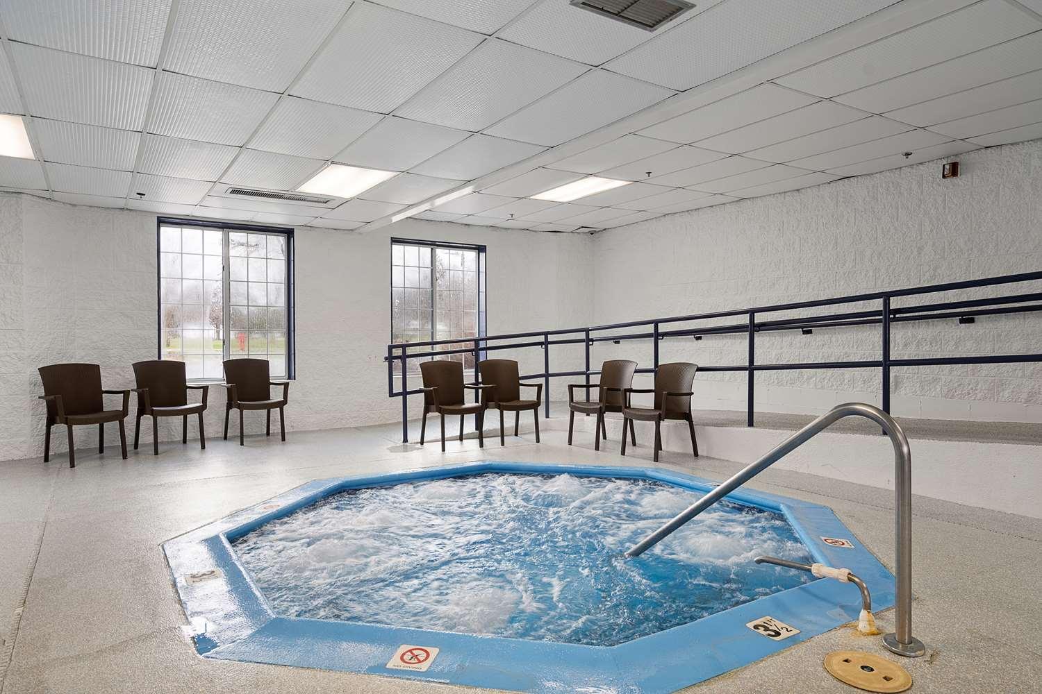 Charlevoix Inn & Suites Surestay Collection By Best Western Εξωτερικό φωτογραφία