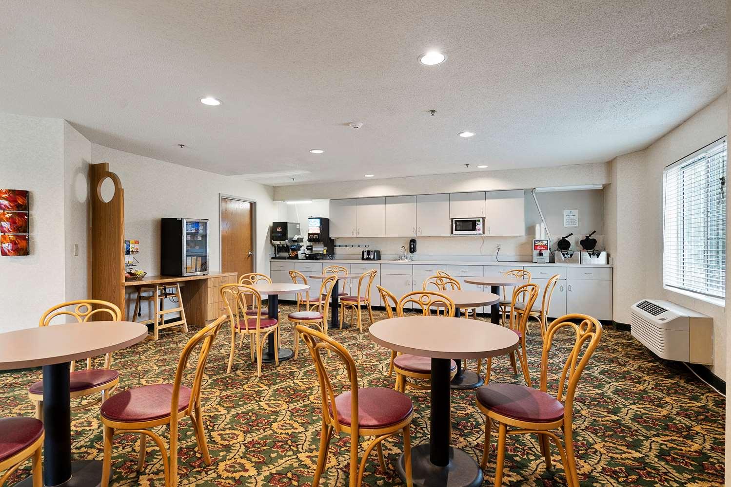 Charlevoix Inn & Suites Surestay Collection By Best Western Εξωτερικό φωτογραφία